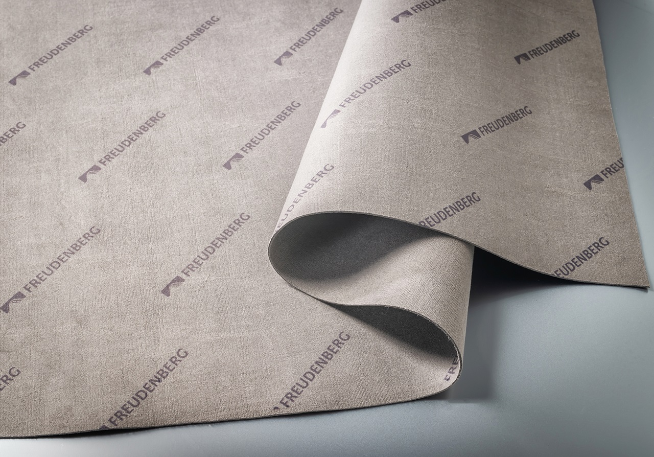 Verstärkungsmaterial für Lederwaren aus nachhaltigem Evolon®-Mikrofasertextil.