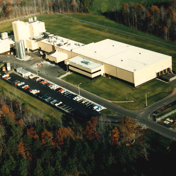 Inbetriebnahme des ersten Werks in USA